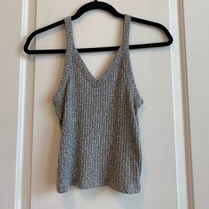 grey tank top